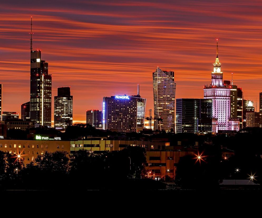 Warszawa nocą